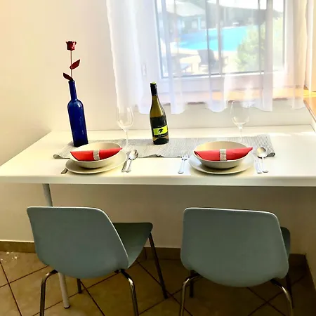Pool Apartment *